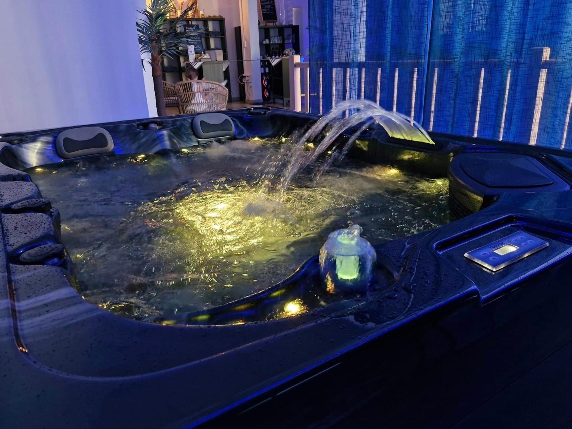 Blue Lagoon Spas Μοντωμπάν Εξωτερικό φωτογραφία